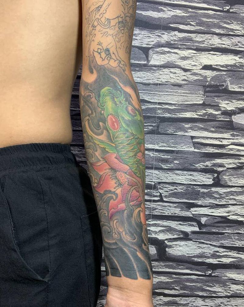 鲤鱼纹身图片_手臂新传统纹身图案