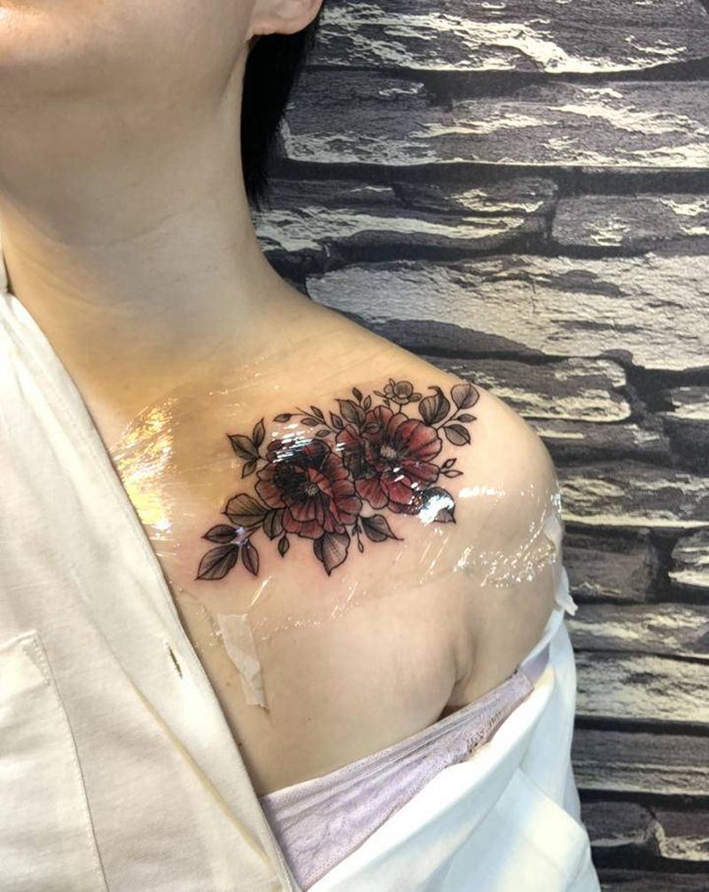 素花遮盖纹身图片_肩部点刺纹身图案