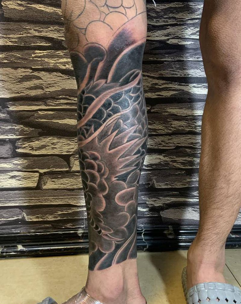 老传统盘龙腿纹身图片_腿部老传统纹身图案