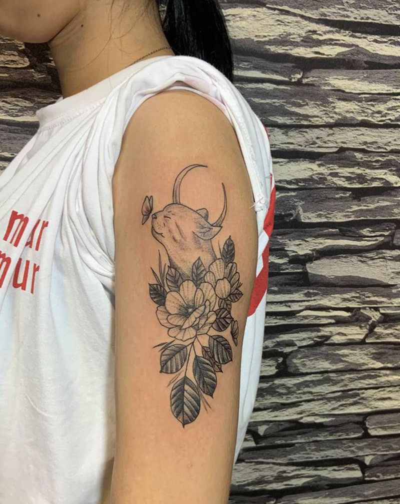 素花猫咪纹身图片_手臂点刺纹身图案