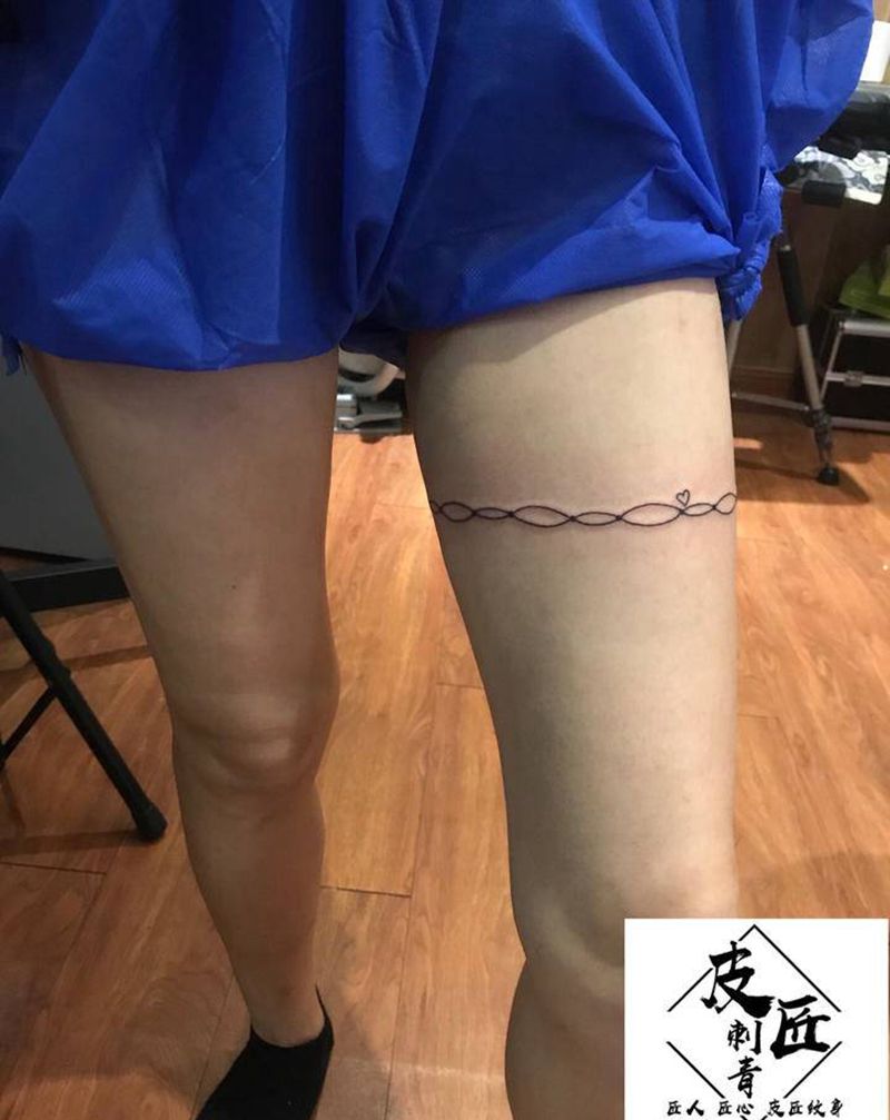 蕾丝纹身纹身图片_腿部Old School纹身图案