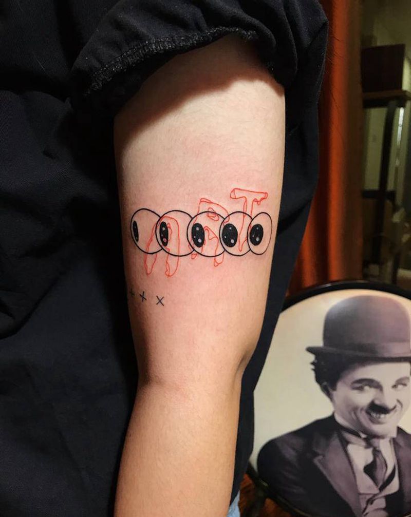 眼球纹身图片_手臂新传统纹身图案