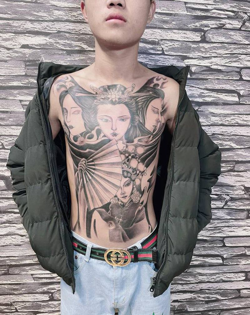 自带花肚线条上色纹身图片_腹部新传统纹身图案