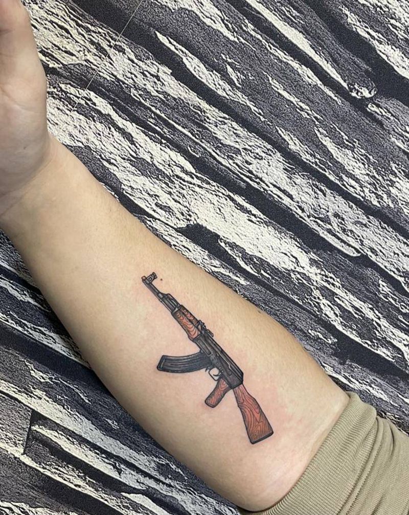 AK47纹身图片_手臂欧美写实纹身图案
