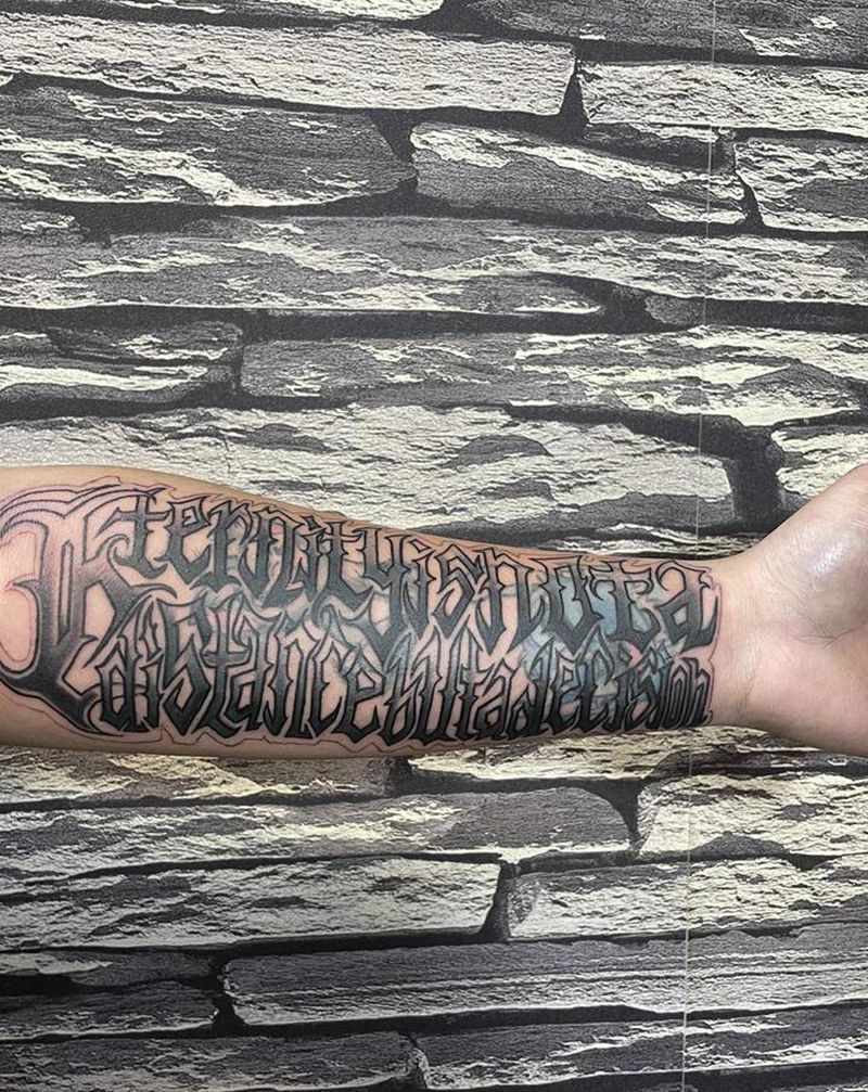 定制花体字纹身图片_手部花体字纹身图案