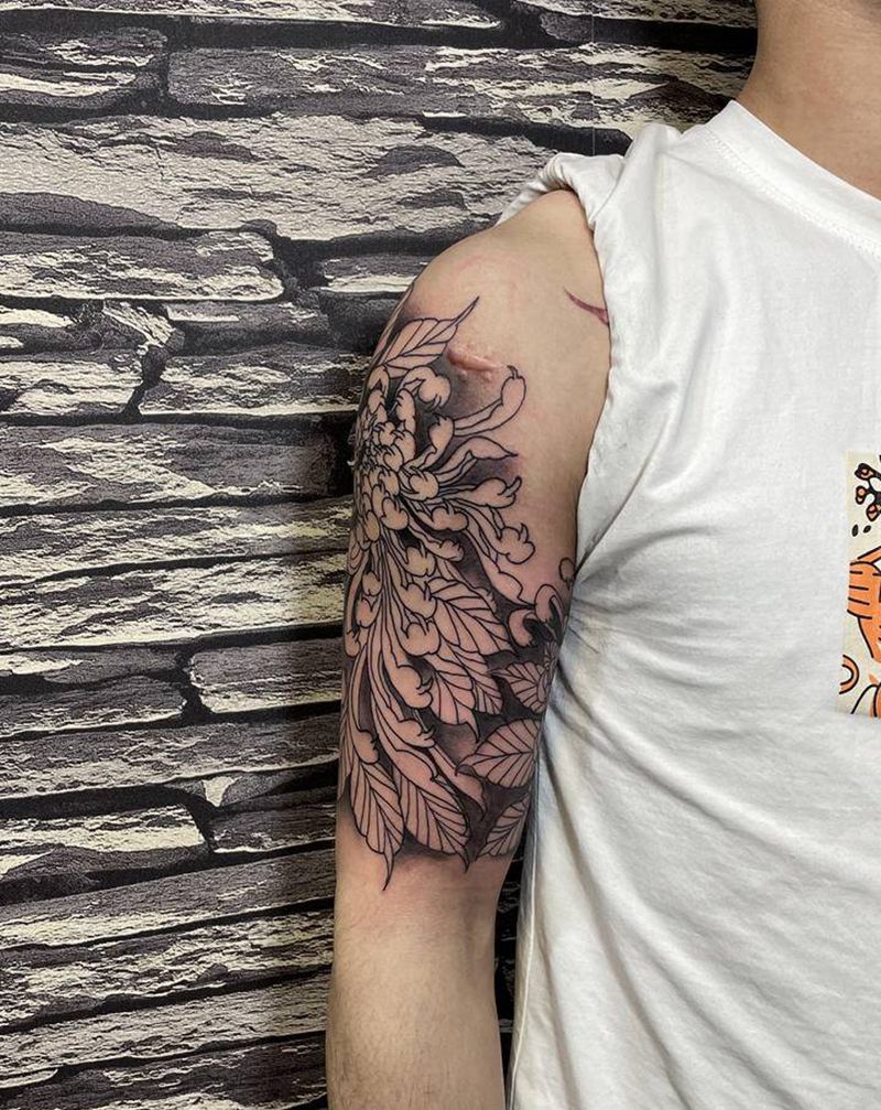 大臂菊花纹身图片_手臂新传统纹身图案