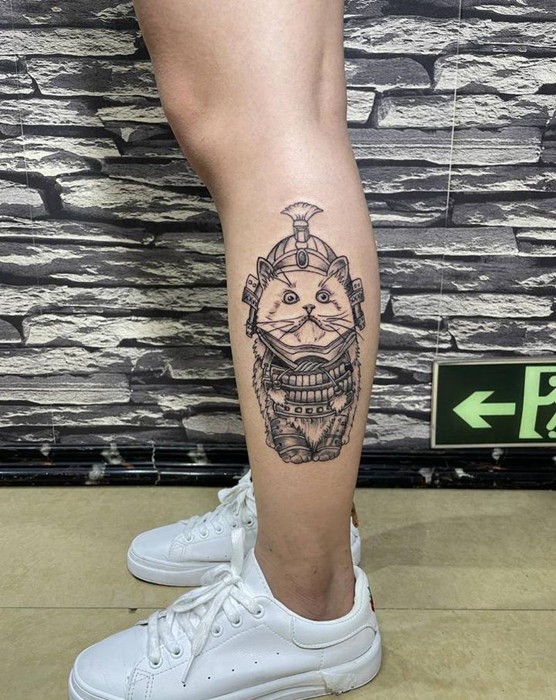 武士猫咪驻店作纹身图片_腿部欧美写实点刺纹身图案