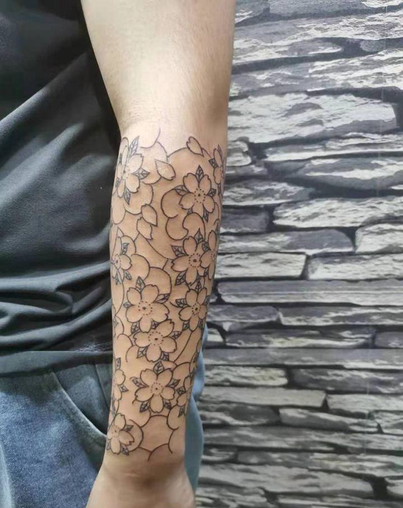 小臂樱花老传统线条纹身图片_手臂老传统纹身图案