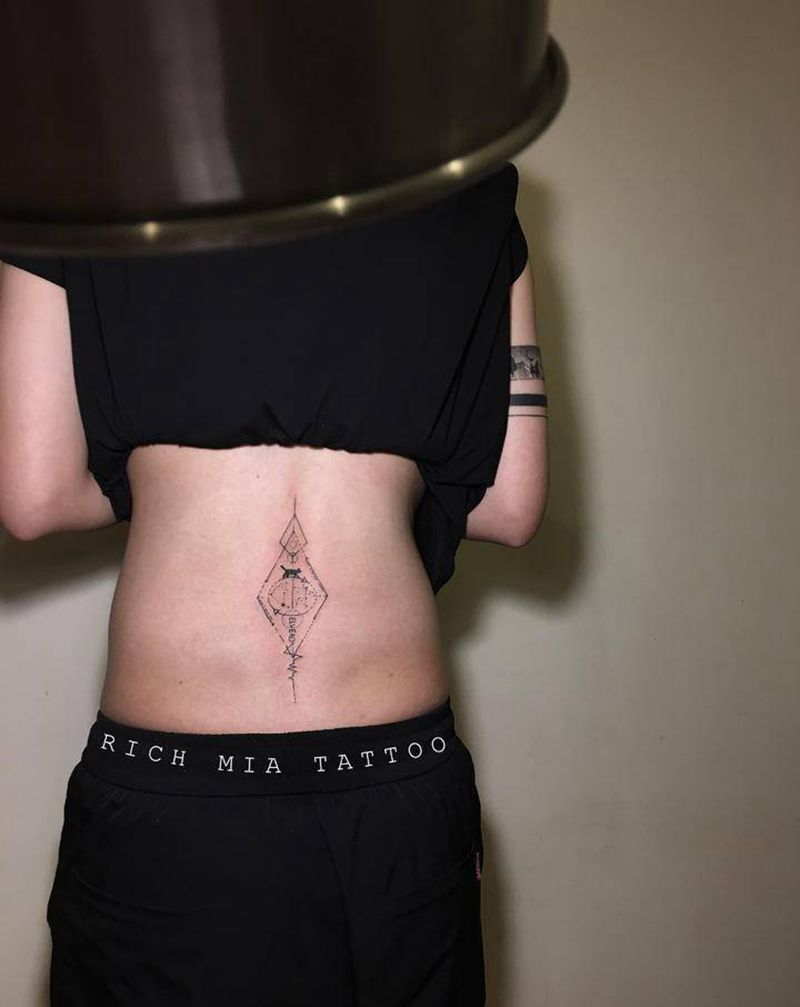 -纹身图片_腰部纹身图案