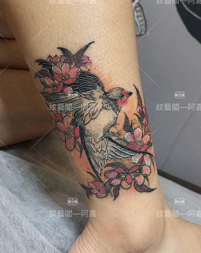 燕子、遮盖纹身图片_腿部脚部水彩纹身图案