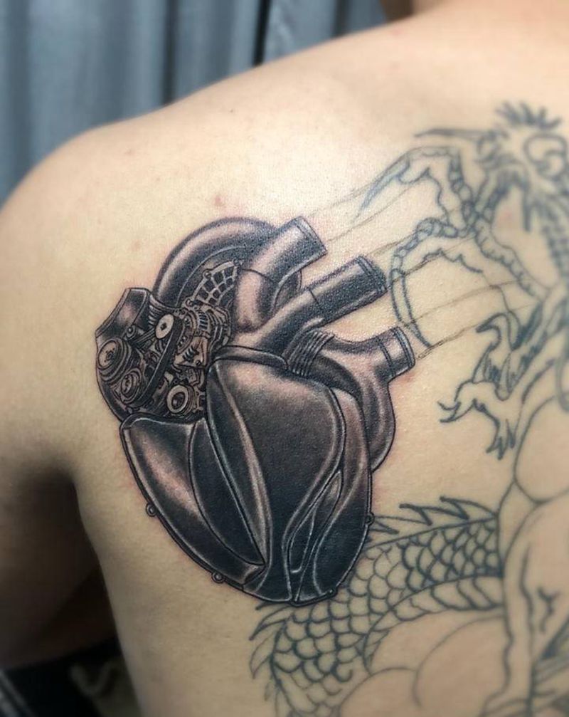 机械满背遮盖（未完待续）纹身图片_背部欧美写实机械心脏纹身图案