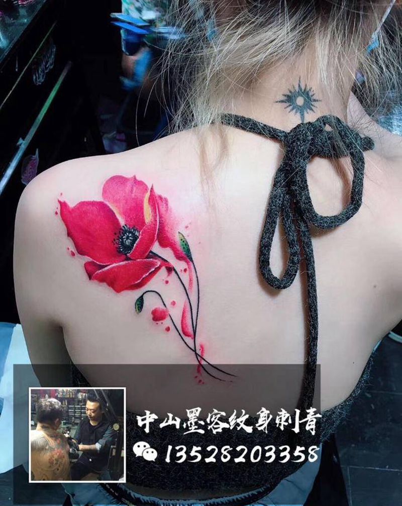 花儿纹身图片_肩部腿部水墨纹身图案