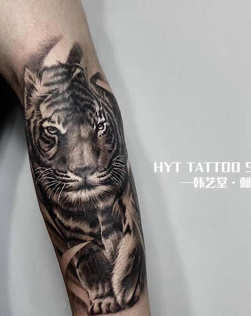 老虎纹身图片_手臂腿部欧美写实纹身图案