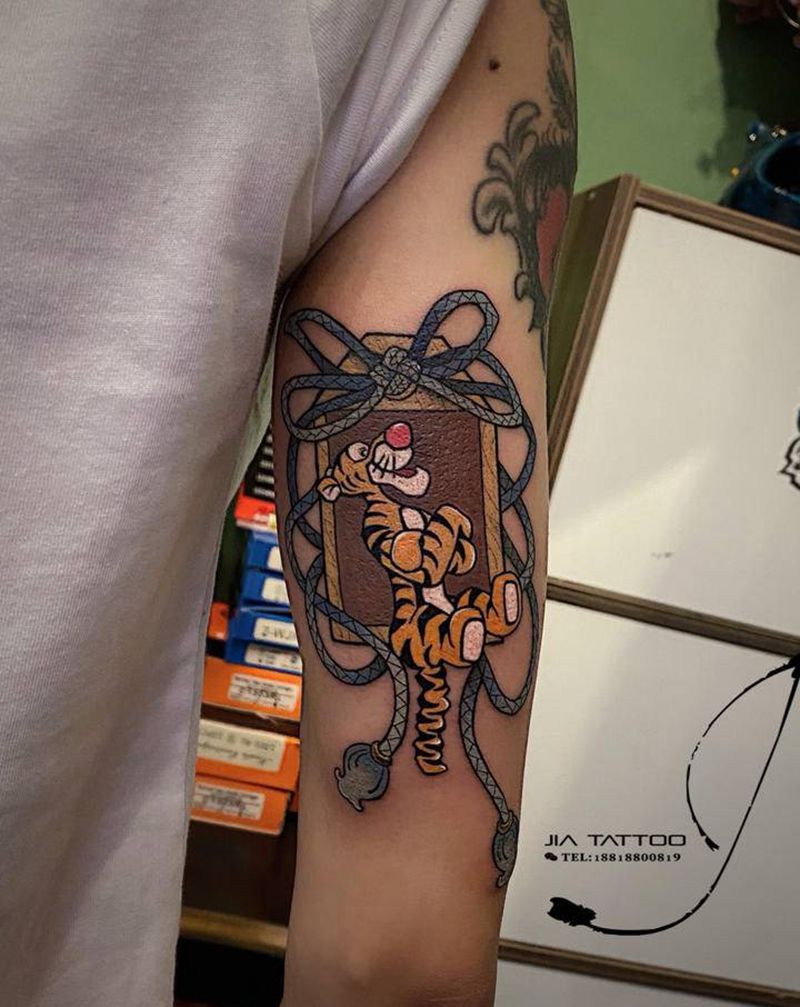 跳跳虎纹身图片_手臂手部水彩纹身图案