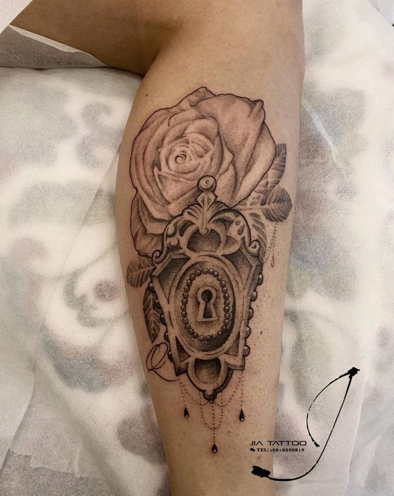 锁纹身图片_腿部脚部欧美写实点刺纹身图案