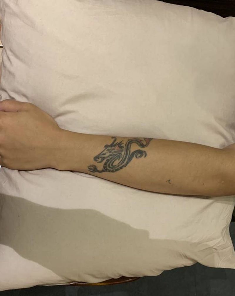 一个覆盖纹身的过程。纹身图片_手臂手部水墨新传统纹身图案