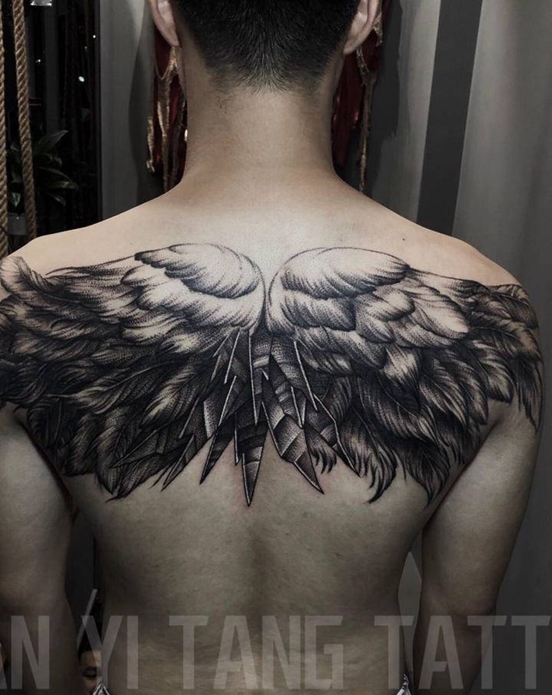 翅膀纹身图片_背部老传统纹身图案