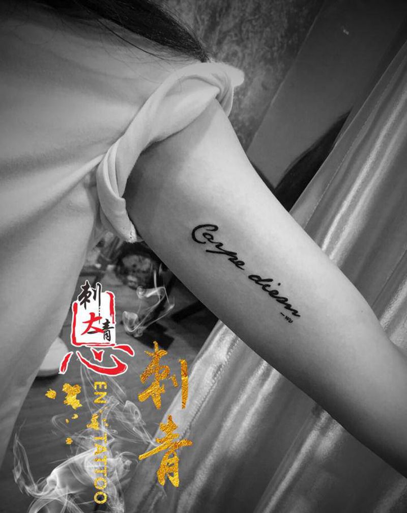 英文字母纹身图片_手臂花体字纹身图案