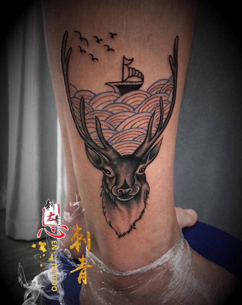 麋鹿纹身图片_腿部纹身图案