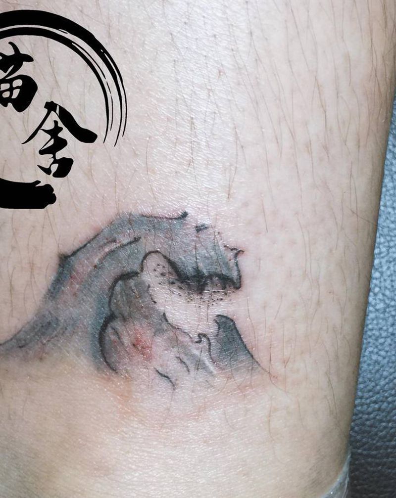 水浪纹身图片_脚部水彩纹身图案