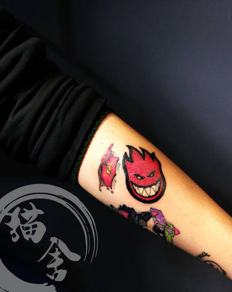 小火苗纹身图片_手臂New School纹身图案