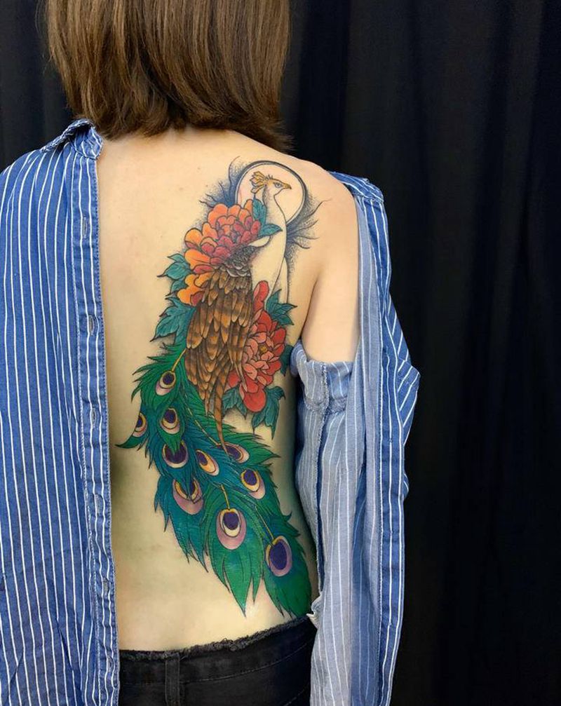 孔雀纹身纹身图片_肩部背部新传统纹身图案