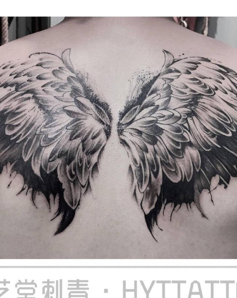 翅膀纹身图片_背部纹身图案