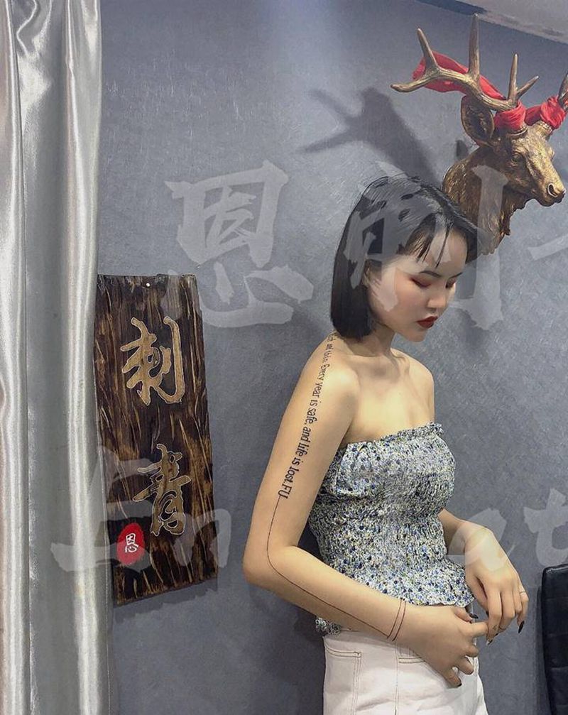 线、字母纹身图片_手臂花体字纹身图案