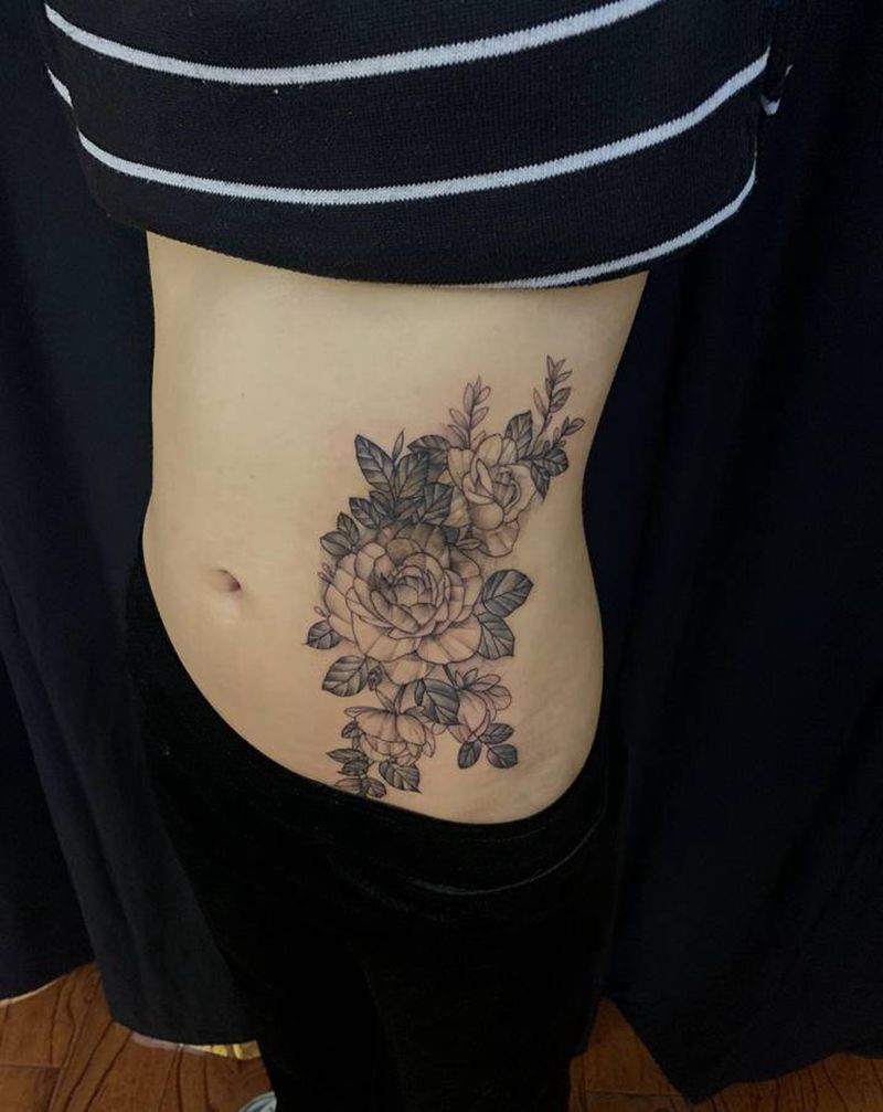 素花纹身图片_腹部点刺纹身图案