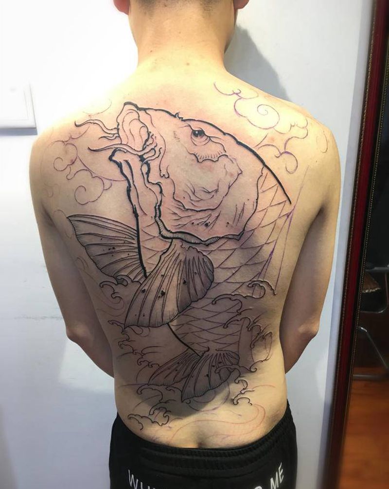 满背鱼线条纹身图片_背部新传统纹身图案