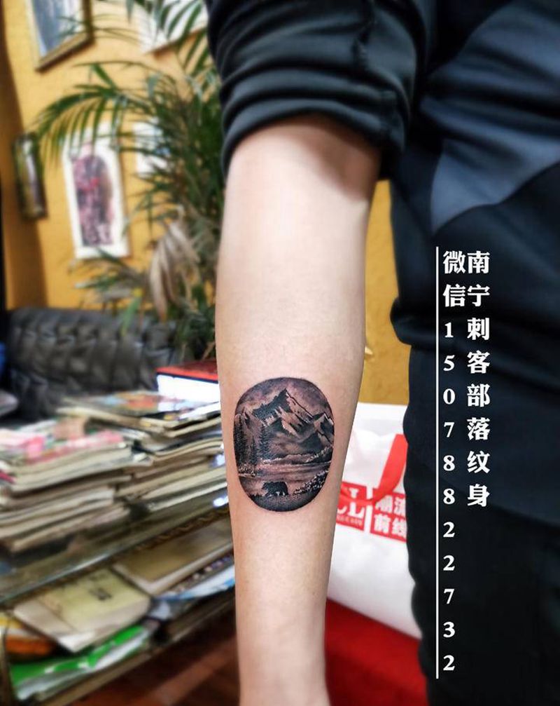 山水纹身纹身图片_手部手臂新传统欧美写实纹身图案