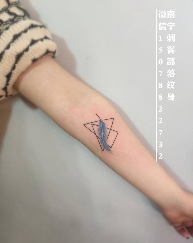 羽毛纹身纹身图片_手部手臂新传统几何纹身图案