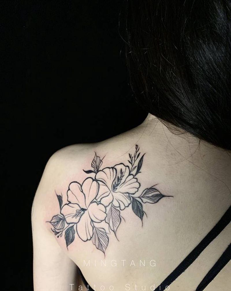 素花纹身图片_背部小清新素花纹身图案