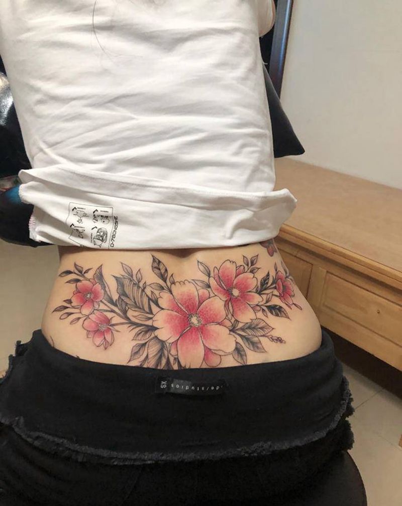 素花纹身图片_腰部纹身图案