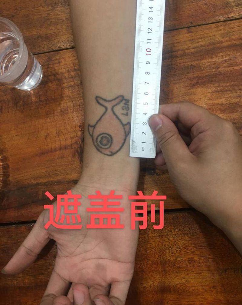 遮盖旧图纹身图片_手臂新传统点刺鲸鱼