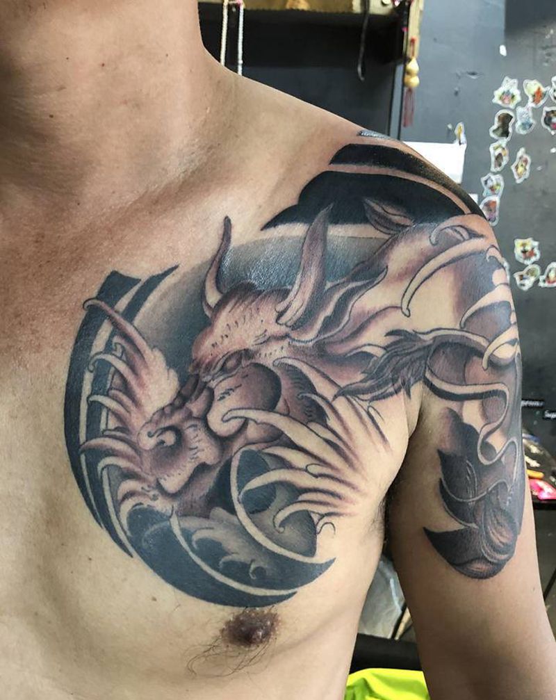 牛纹身图片_胸部手臂新传统牛纹身图案