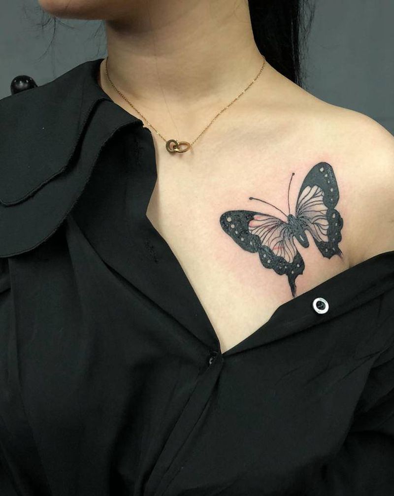 蝴蝶纹身图片_胸部新传统蝴蝶纹身图案