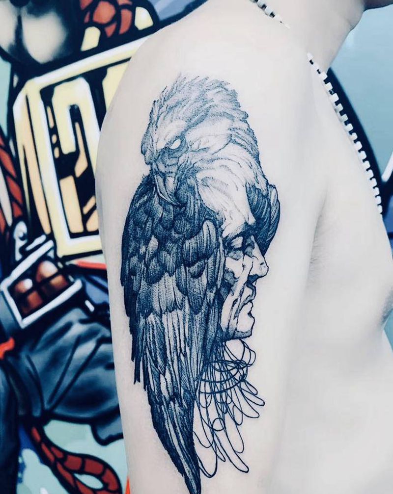 老人与鹰纹身图片_手臂点刺几何纹身图案