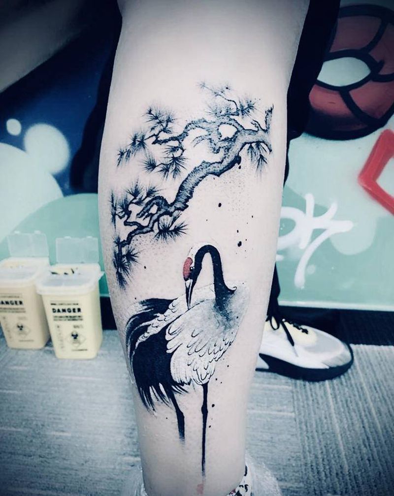 仙鹤纹身图片_腿部水墨纹身图案