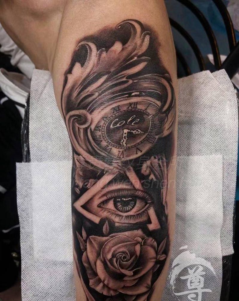 欧美写实花纹身图片_手臂臀部欧美写实纹身图案