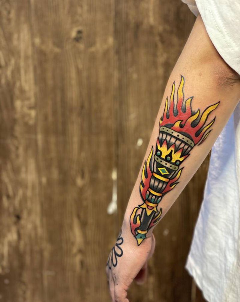 火炬纹身图片_手臂纹身图案