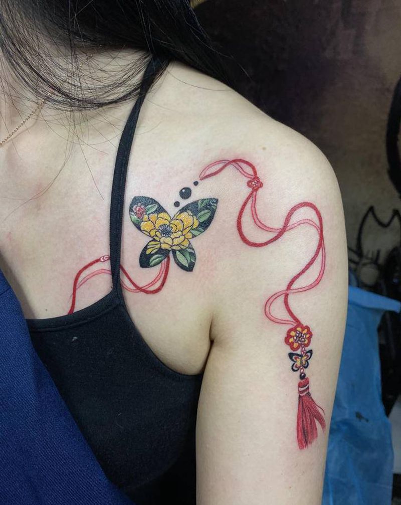 吊坠纹身图片_胸部手部Old School纹身图案