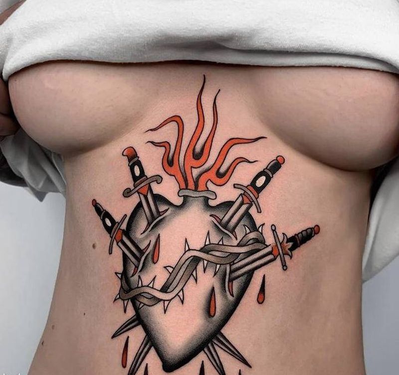心纹身图片_腹部纹身图案