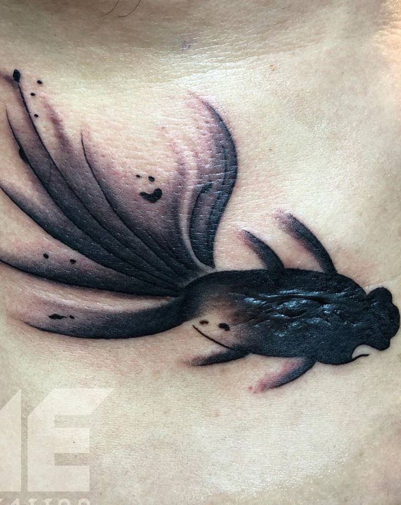 遮盖疤痕纹身图片_腹部水墨金鱼纹身图案