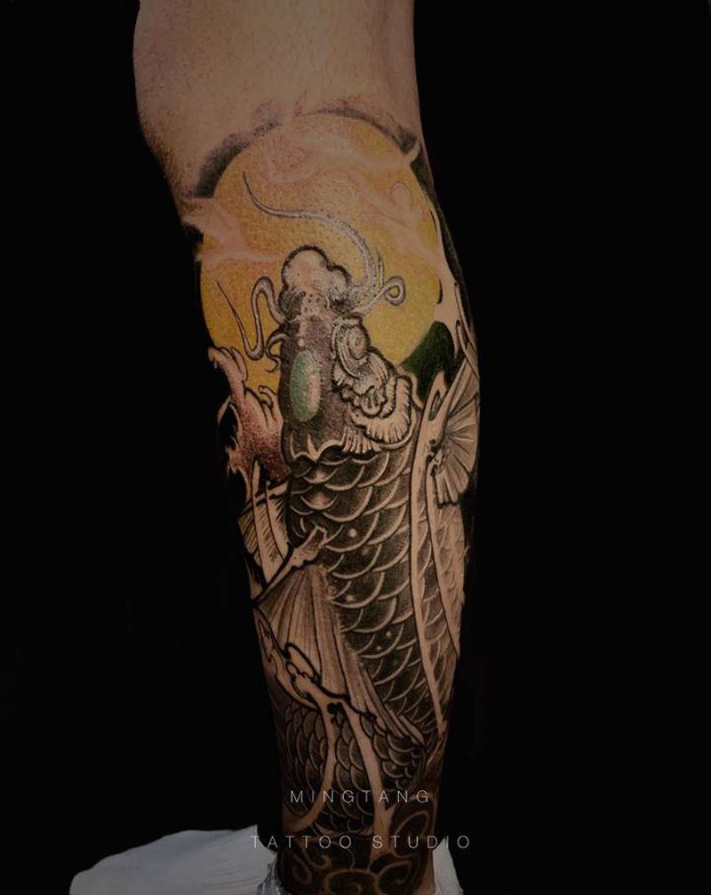 传统鲤鱼纹身图片_腿部脚部老传统新传统鲤鱼纹身图案