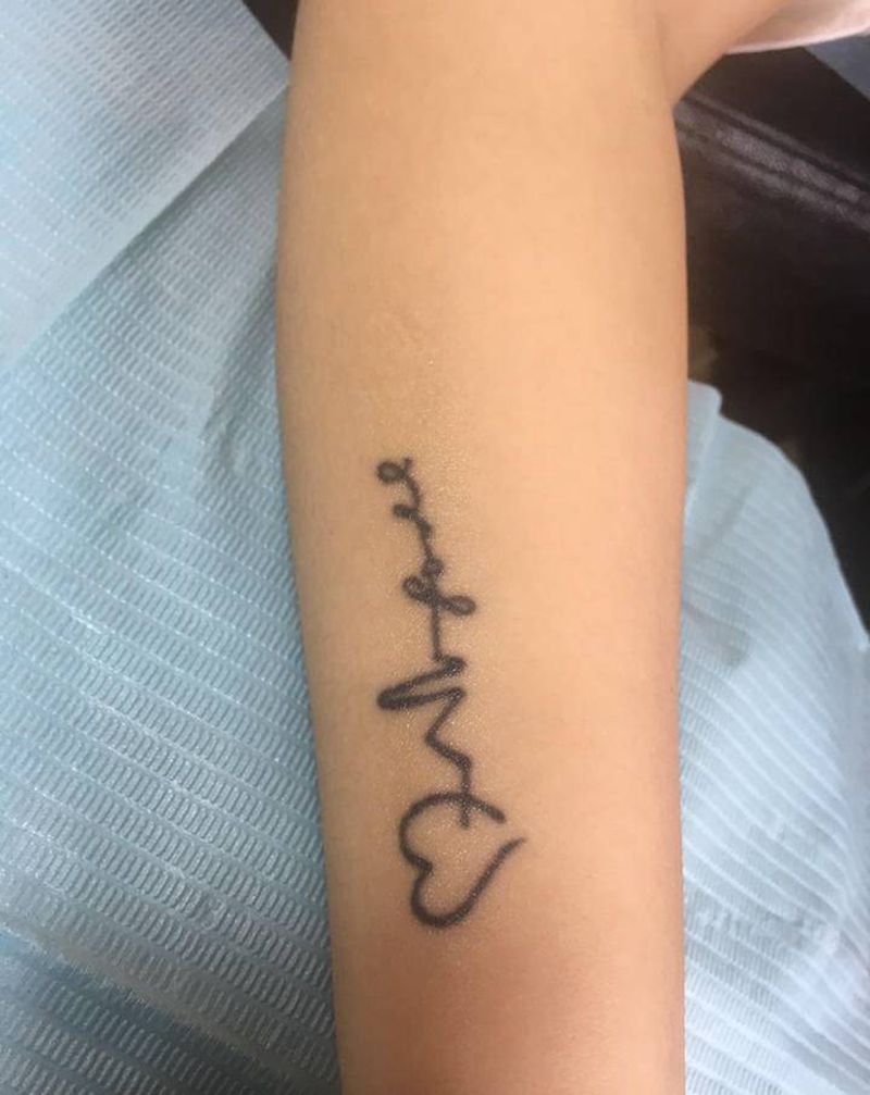 遮盖图纹身图片_手部水墨欧美写实纹身图案