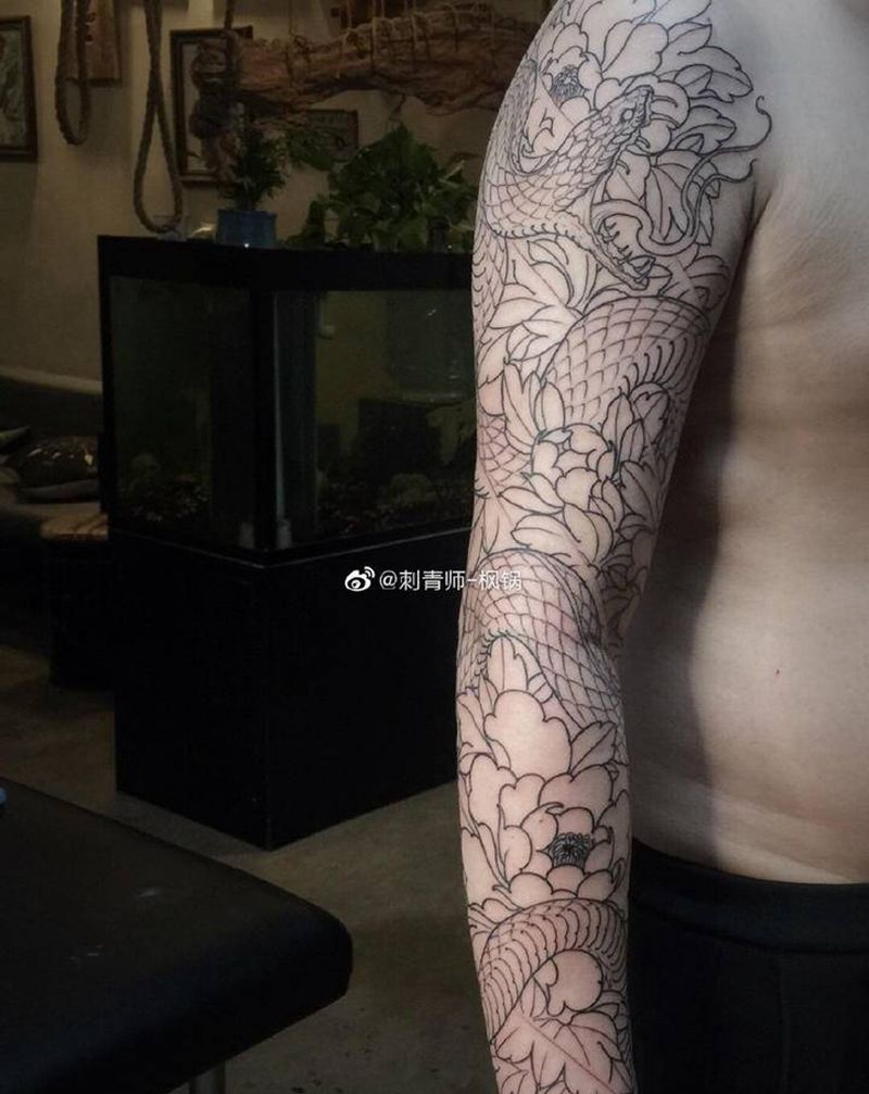 蛇花臂 初步线条纹身图片_手臂手部新传统纹身图案