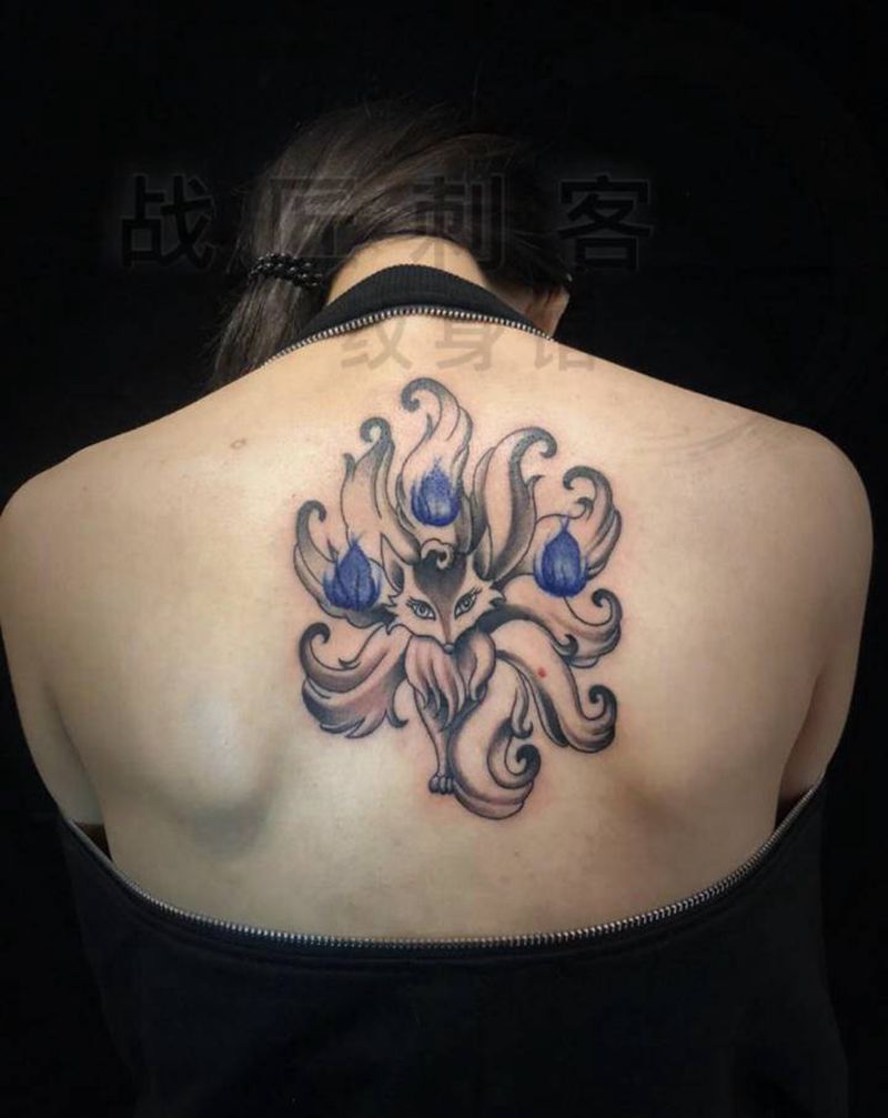 九尾妖狐纹身图片_背部纹身图案