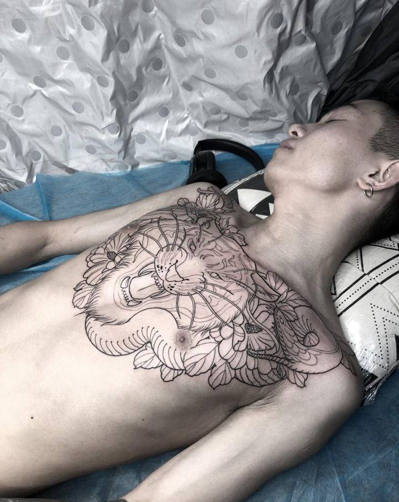 花胸待续纹身图片_胸部New School纹身图案