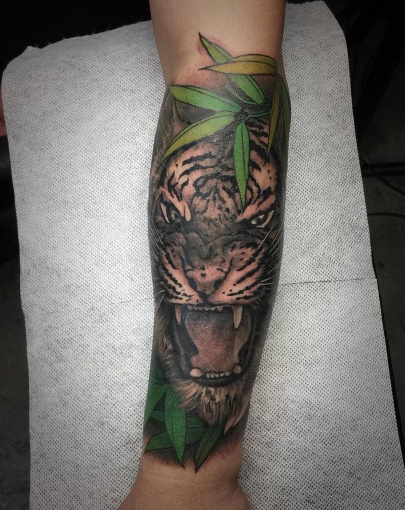 虎纹身图片_手臂手部New School欧美写实纹身图案